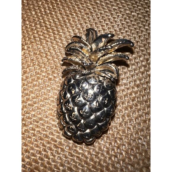 Pineapple Silver Tone w/ Gold Tinged Top Pendant / Pin Vintage - Picture 2 of 11